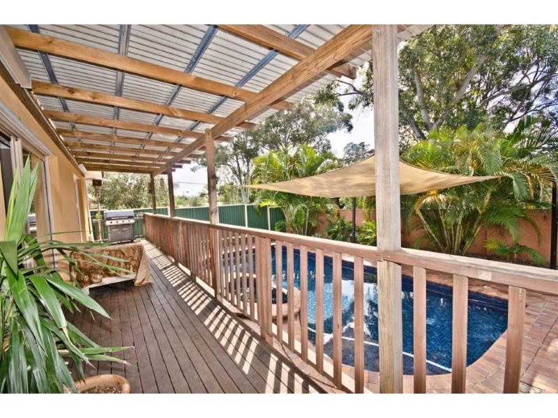8 Beauty Point Drive, Robina QLD 4226