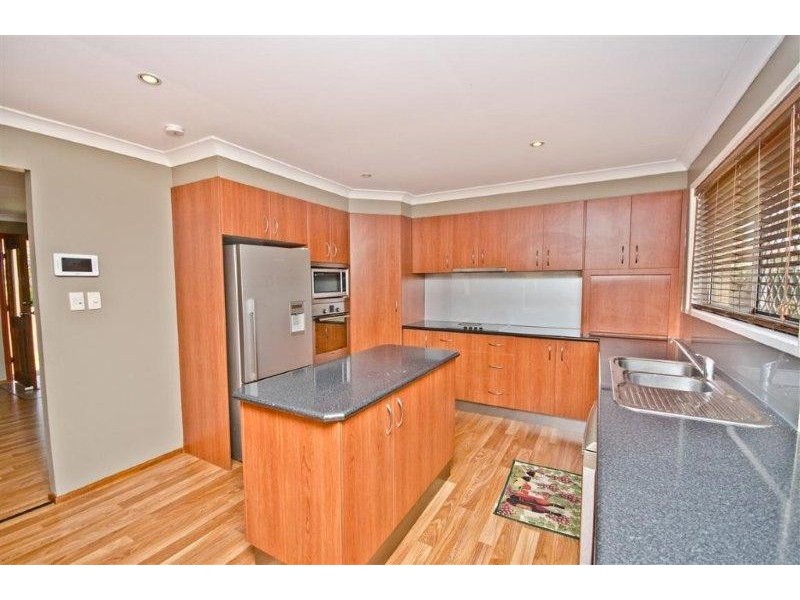 8 Beauty Point Drive, Robina QLD 4226