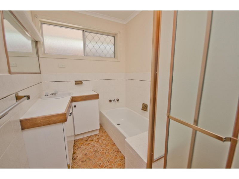 144 Sunshine Boulevard, Mermaid Waters QLD 4218