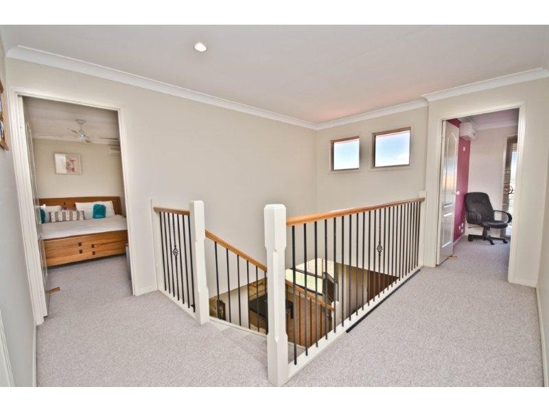 18 Golden Bear Drive, Arundel QLD 4214