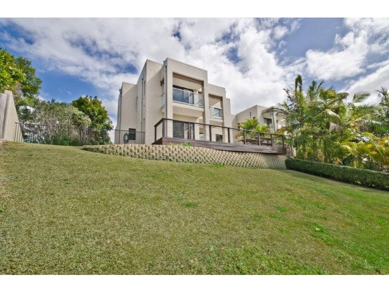 2/1 Northwestern Ct, Varsity Lakes QLD 4227