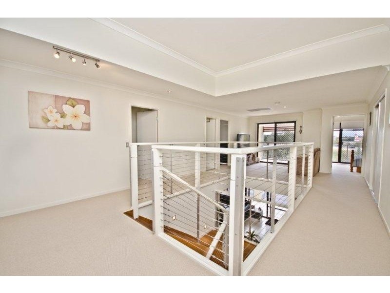 2/1 Northwestern Ct, Varsity Lakes QLD 4227