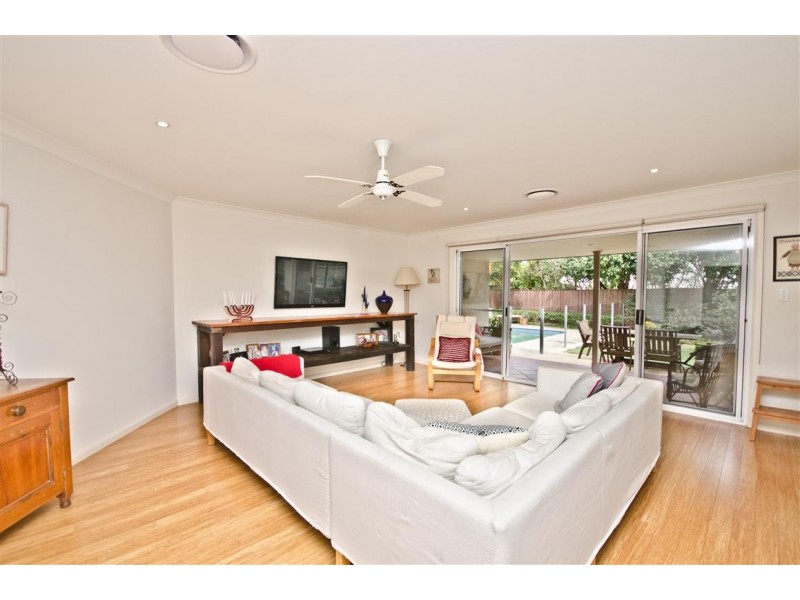 10 Banff Ct, Robina QLD 4226