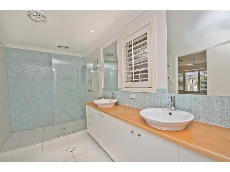 10 Banff Ct, Robina QLD 4226