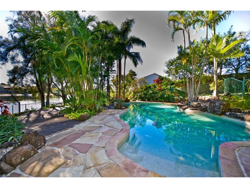 14 Waneroo Court, Mermaid Waters QLD 4218