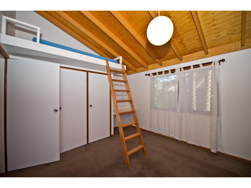 14 Waneroo Court, Mermaid Waters QLD 4218