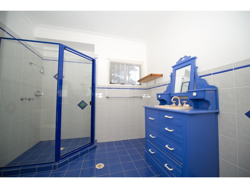 14 Waneroo Court, Mermaid Waters QLD 4218