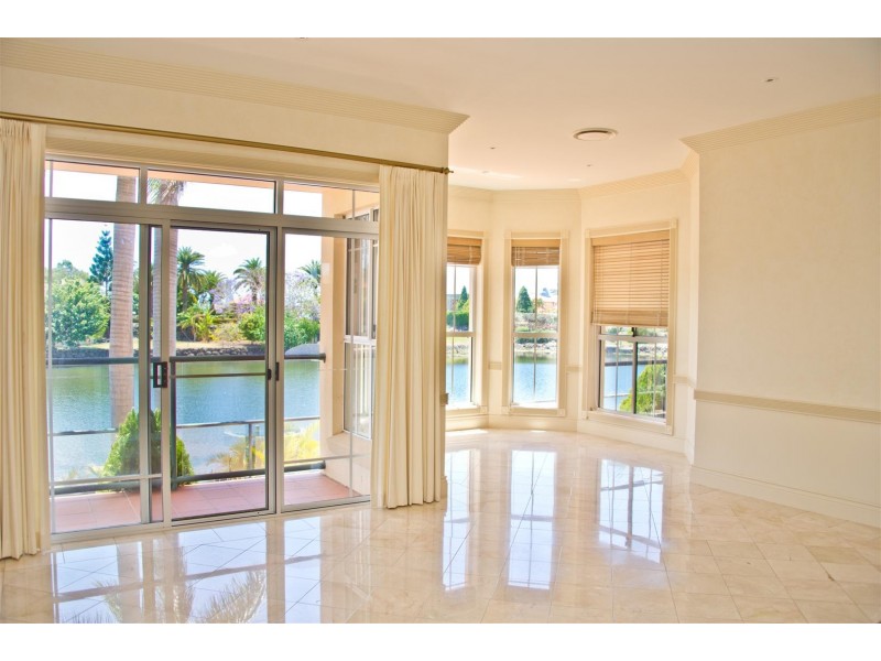 11 Staysail Crescent, Clear Island Waters QLD 4226