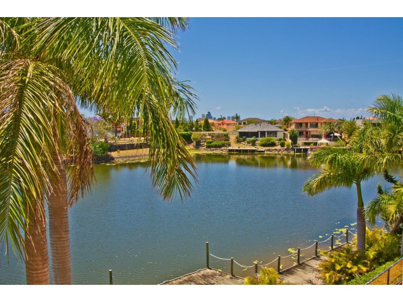 11 Staysail Crescent, Clear Island Waters QLD 4226