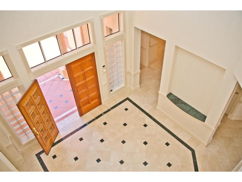 11 Staysail Crescent, Clear Island Waters QLD 4226