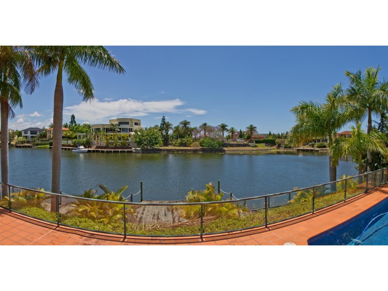 11 Staysail Crescent, Clear Island Waters QLD 4226