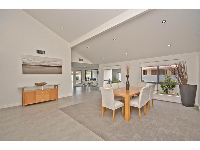 26 Cayman Drive, Clear Island Waters QLD 4226
