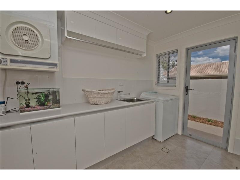 26 Cayman Drive, Clear Island Waters QLD 4226