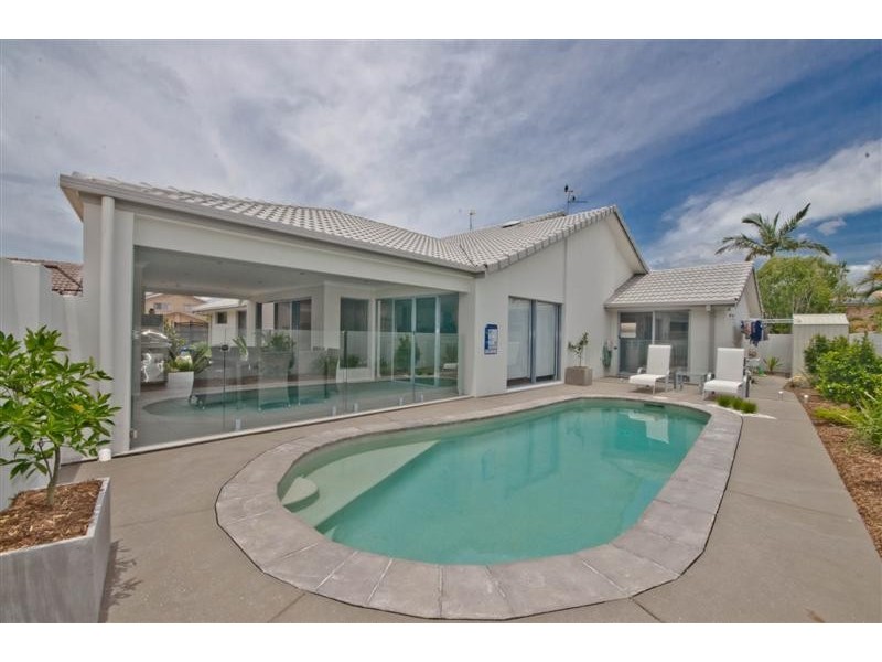 26 Cayman Drive, Clear Island Waters QLD 4226