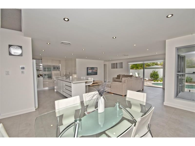 26 Cayman Drive, Clear Island Waters QLD 4226