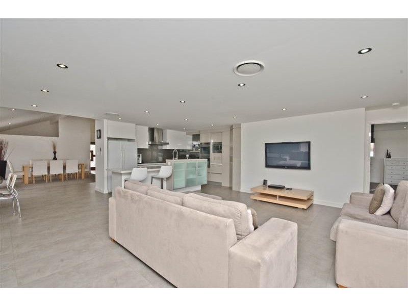 26 Cayman Drive, Clear Island Waters QLD 4226