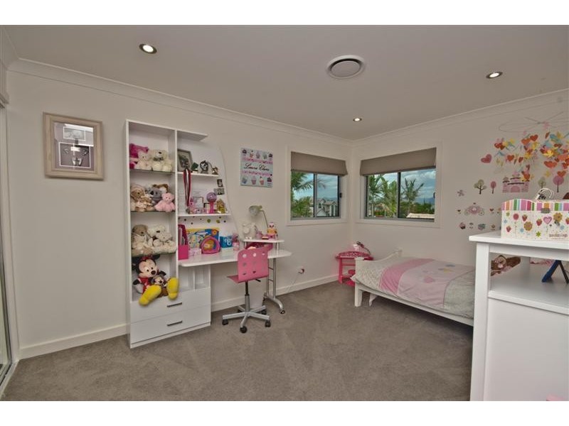 26 Cayman Drive, Clear Island Waters QLD 4226