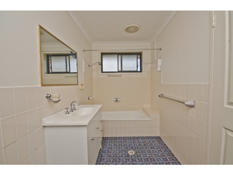 6 18 Peter Parade, Mermaid Waters QLD 4218