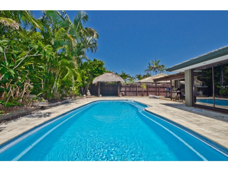 71 Cypress, Broadbeach Waters QLD 4218