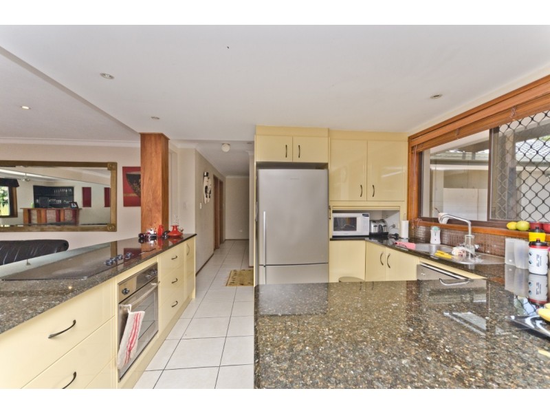 71 Cypress, Broadbeach Waters QLD 4218