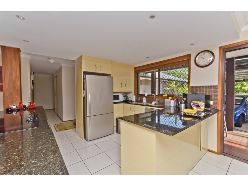 71 Cypress, Broadbeach Waters QLD 4218