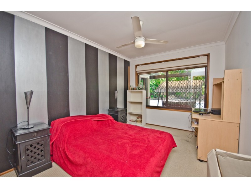 71 Cypress, Broadbeach Waters QLD 4218