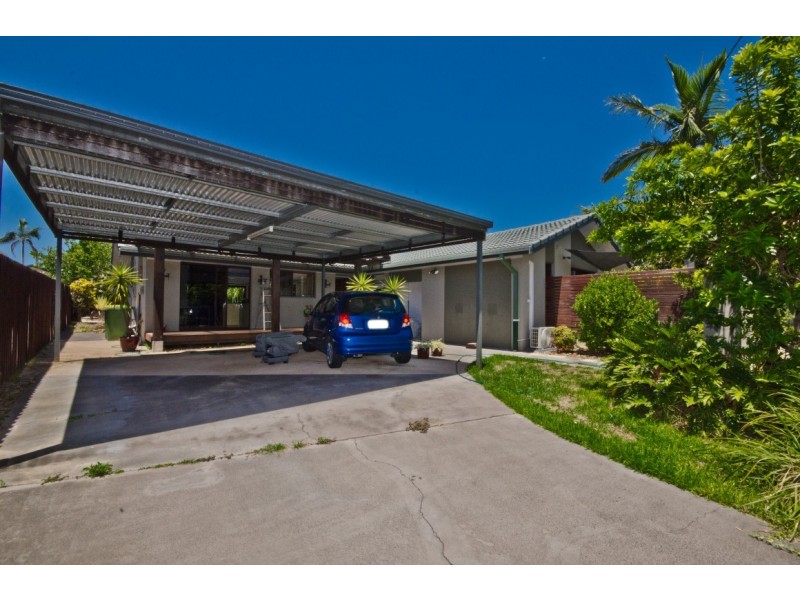 71 Cypress, Broadbeach Waters QLD 4218