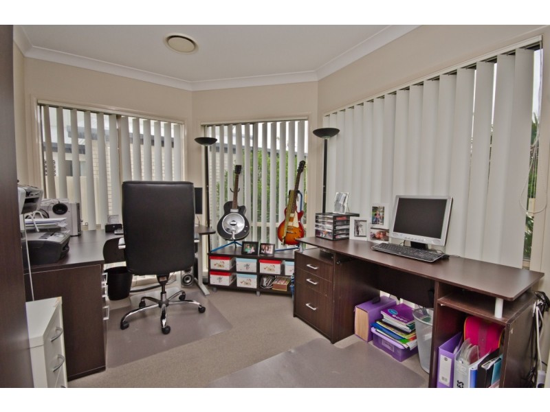 5 Silvermaple Street, Robina QLD 4226