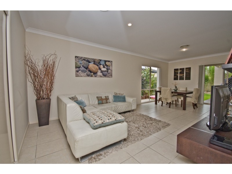 5 Silvermaple Street, Robina QLD 4226