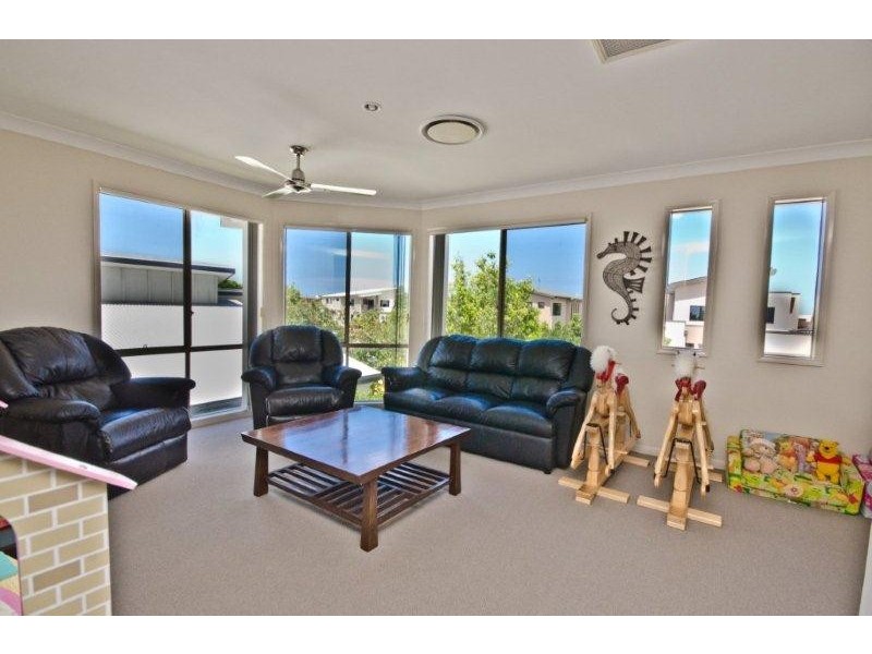 5 Silvermaple Street, Robina QLD 4226