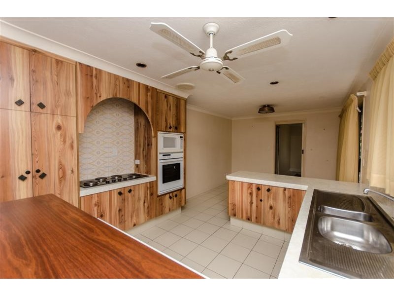 30 Arcadia Drive, Mermaid Waters QLD 4218