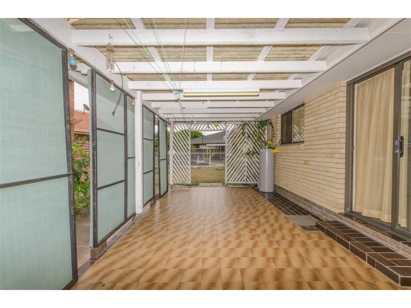 30 Arcadia Drive, Mermaid Waters QLD 4218