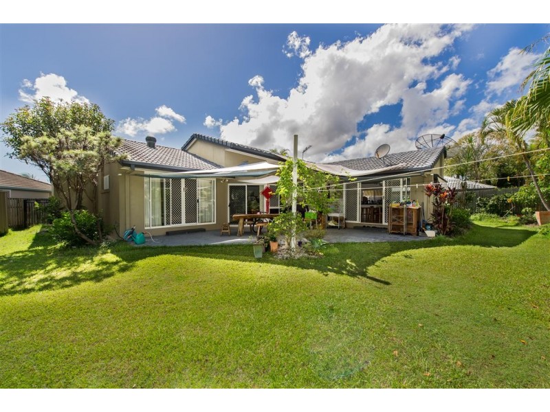 8 Banff Crt, Robina QLD 4226