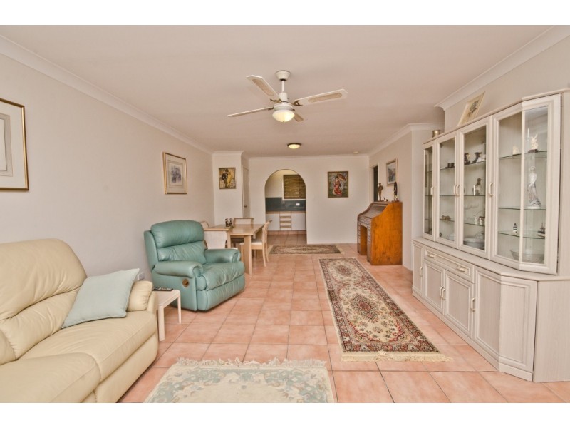 6/18 Peter Pde, Mermaid Waters QLD 4218