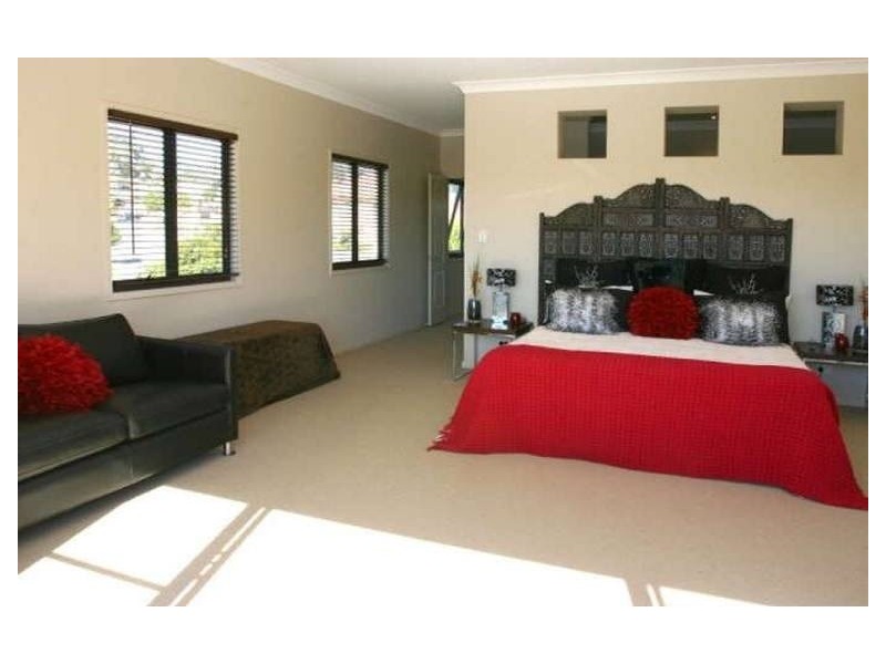 2 Auriga Court, Robina QLD 4226