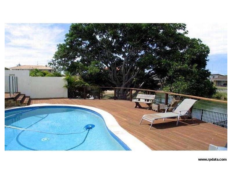 6 Carmel Ct, Broadbeach Waters QLD 4218