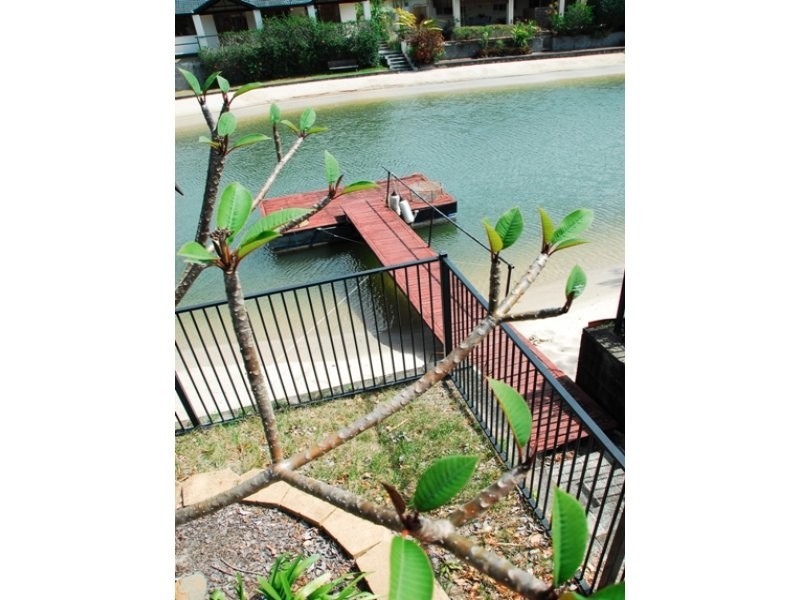 6 Carmel Ct, Broadbeach Waters QLD 4218