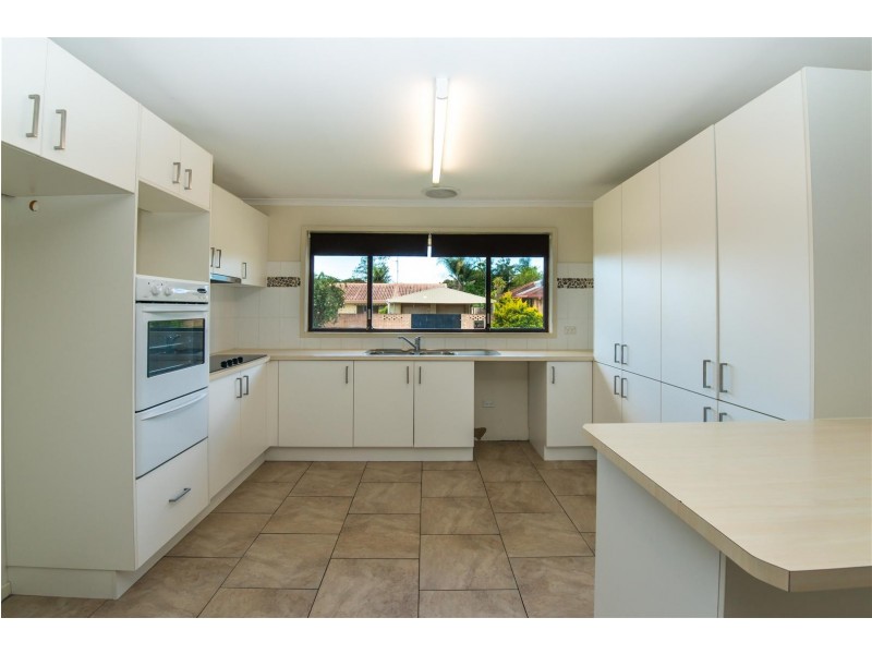 60 Surfers Avenue, Mermaid Waters QLD 4218