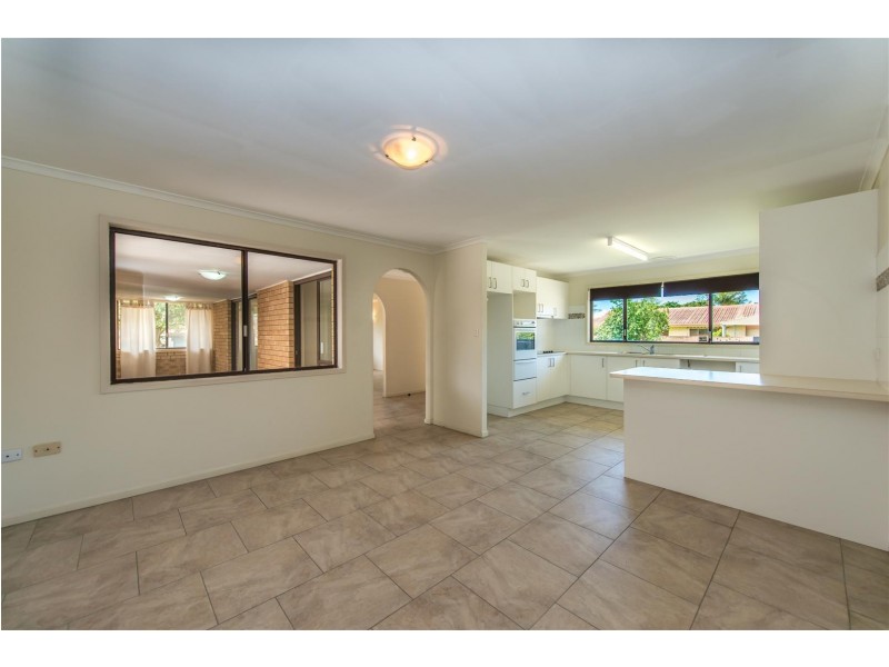 60 Surfers Avenue, Mermaid Waters QLD 4218