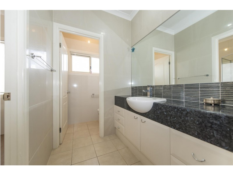 5 North Shore Avenue, Varsity Lakes QLD 4227