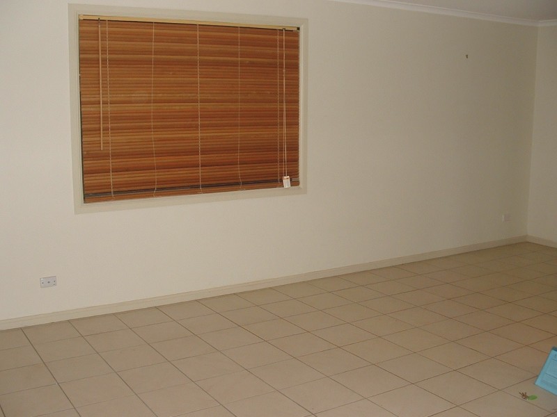 16 Levestam Court, Carrara QLD 4211