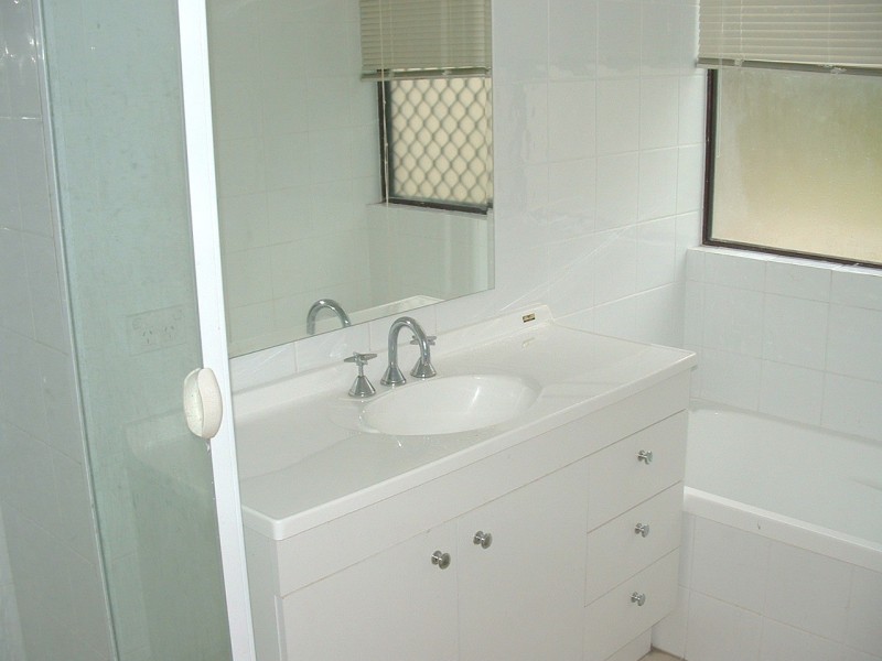16 Levestam Court, Carrara QLD 4211