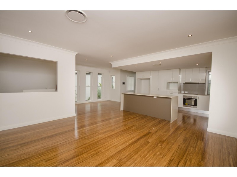 17 Great Southern Drive, Robina QLD 4226