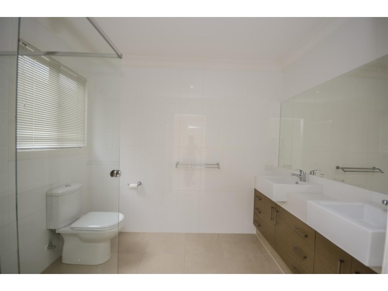 17 Great Southern Drive, Robina QLD 4226