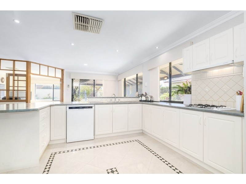15 St George’s Close, Bluff Point WA 6530
