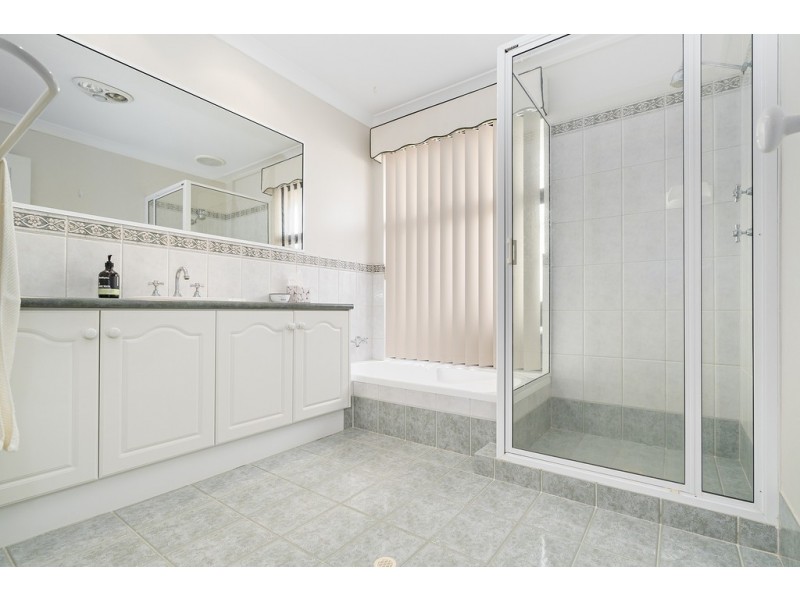 15 St George’s Close, Bluff Point WA 6530