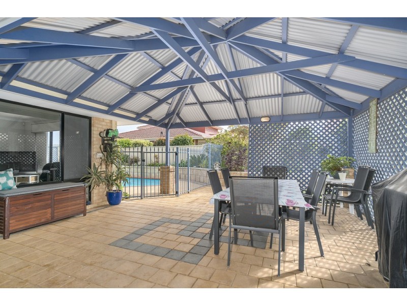 15 St George’s Close, Bluff Point WA 6530