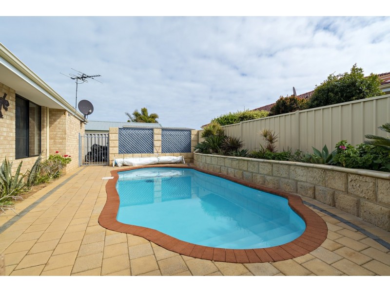15 St George’s Close, Bluff Point WA 6530