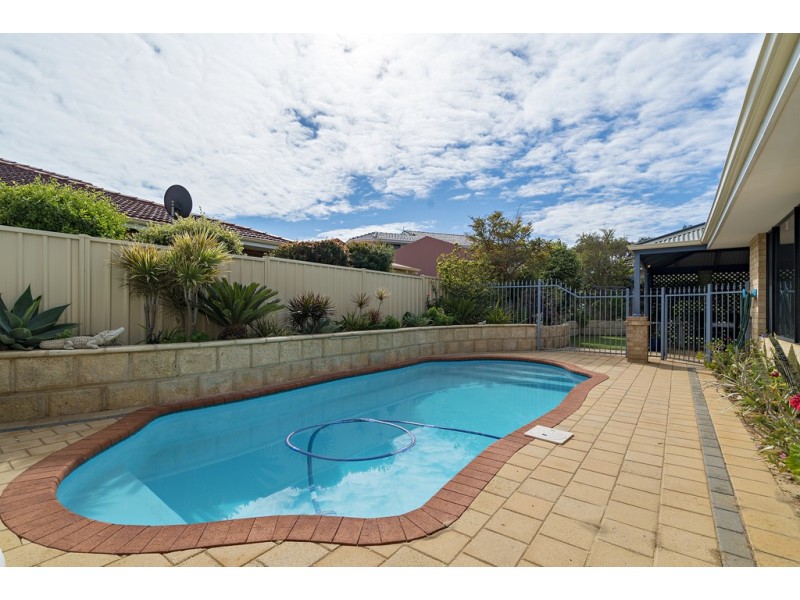 15 St George’s Close, Bluff Point WA 6530