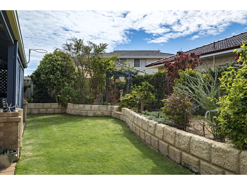 15 St George’s Close, Bluff Point WA 6530